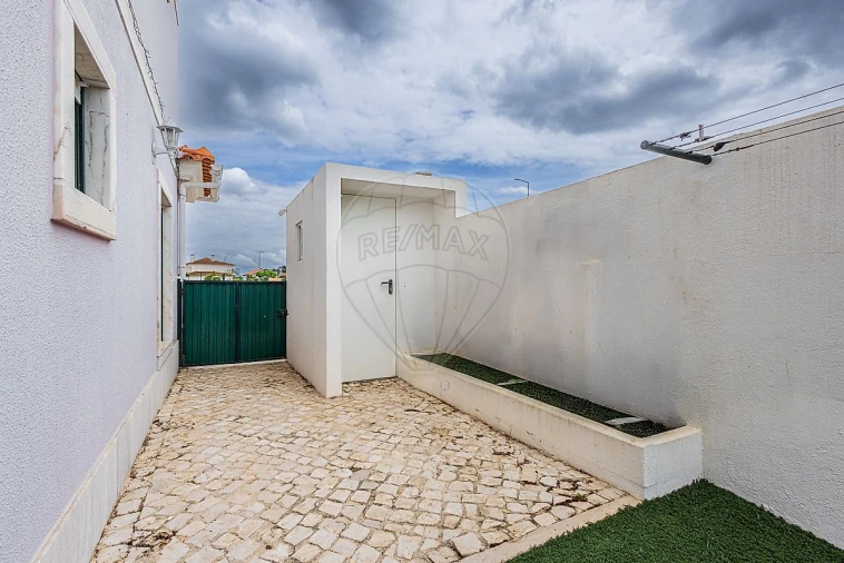 Moradia T3 para Venda em Aveiras de Baixo Foto 2