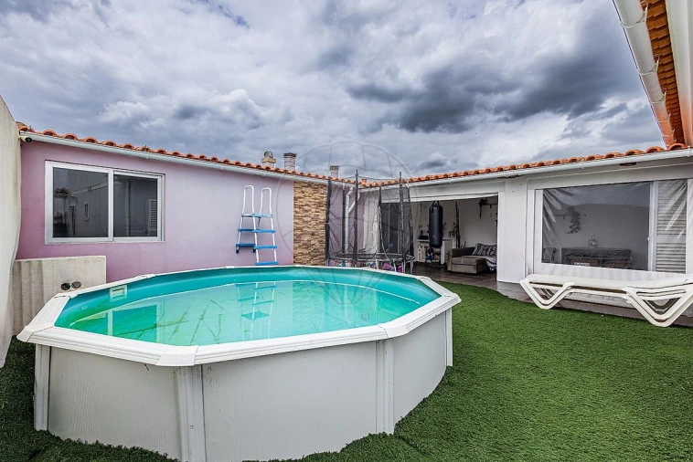 Moradia T3 para Venda em Aveiras de Baixo Foto 3