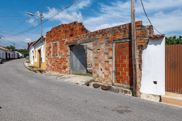 Moradia T0 para Venda em Rio Maior Foto 2