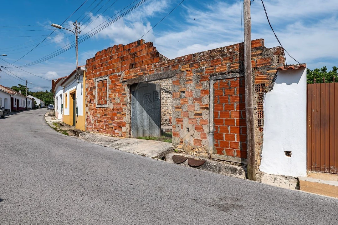 Moradia T0 para Venda em Rio Maior Foto 2