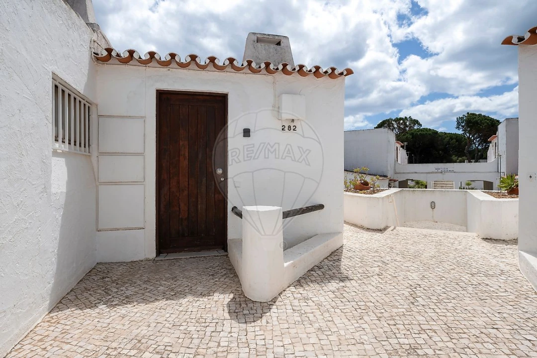 Apartamento T0 para Venda em Albufeira e Olhos de Água Foto 7