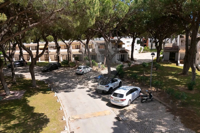 Apartamento T0 para Venda em Albufeira e Olhos de Água Foto 5