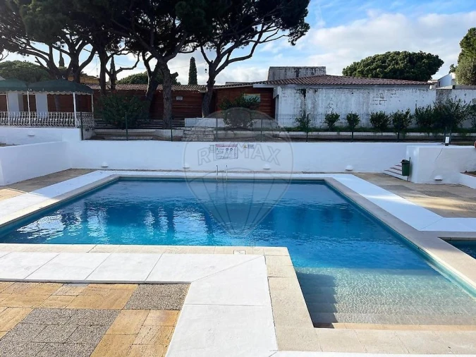 Apartamento T0 para Venda em Albufeira e Olhos de Água Foto 3