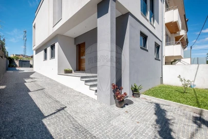 Moradia T4 para Venda em Fânzeres e São Pedro da Cova