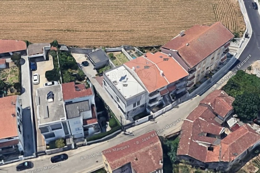 Moradia T4 para Venda em Fânzeres e São Pedro da Cova Foto 6