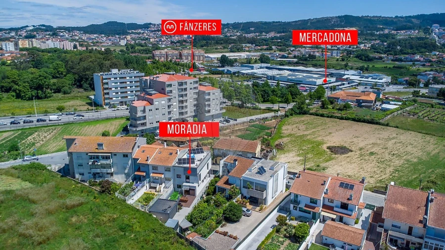 Moradia T4 para Venda em Fânzeres e São Pedro da Cova Foto 43