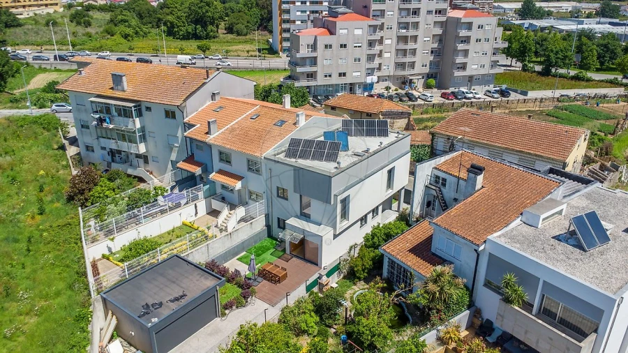 Moradia T4 para Venda em Fânzeres e São Pedro da Cova Foto 38