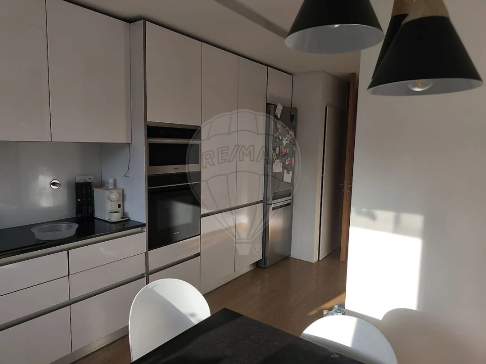 Moradia T4 para Venda em Fânzeres e São Pedro da Cova Foto 1