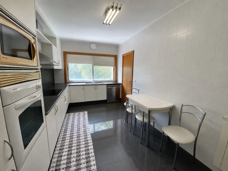 Apartamento T2 para Venda em Moreira Foto 5