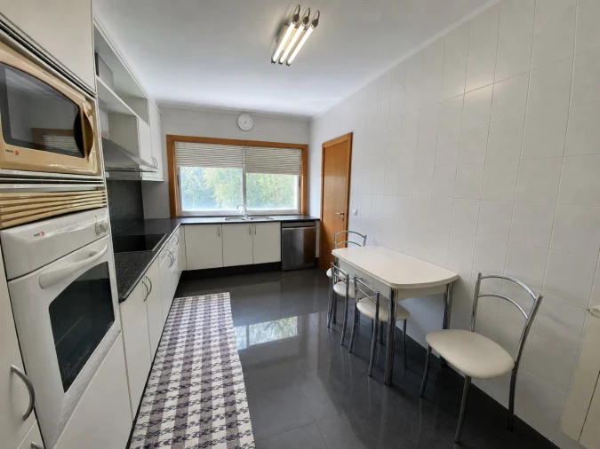 Apartamento T2 para Venda em Moreira Foto 5