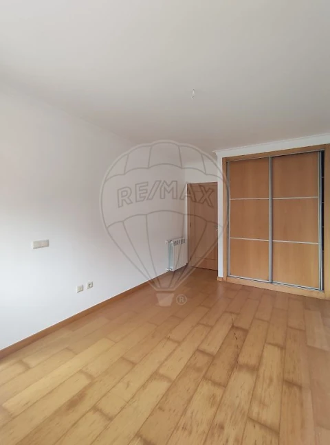 Moradia T5 para Venda em Assafarge e Antanhol