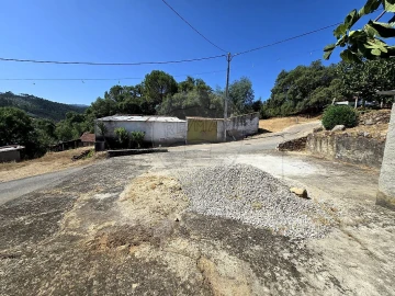Moradia T4 para Venda em Pombeiro da Beira