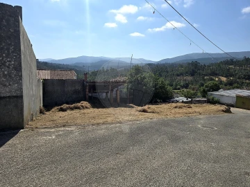 Moradia T4 para Venda em Pombeiro da Beira