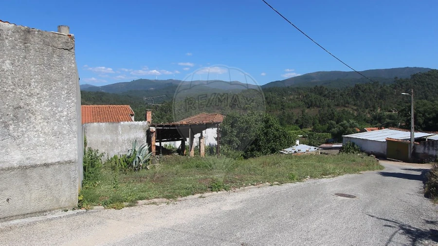 Moradia T4 para Venda em Pombeiro da Beira