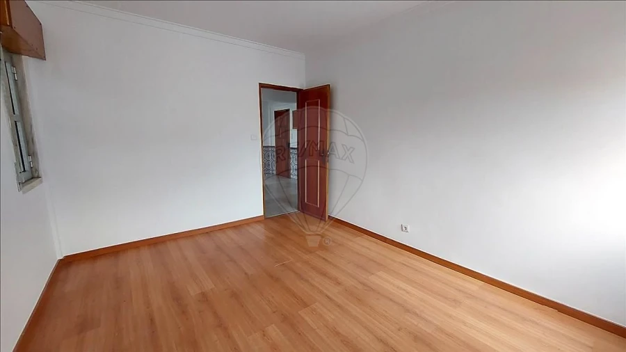 Apartamento T2 para Venda em Algueirão-Mem Martins Foto 6