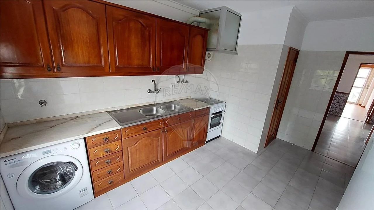 Apartamento T2 para Venda em Algueirão-Mem Martins Foto 5
