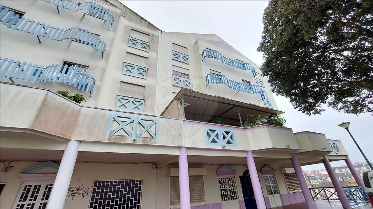 Apartamento T2 para Venda em Algueirão-Mem Martins Foto 13