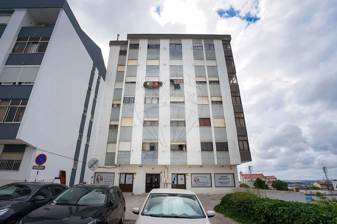 Apartamento T3 para Venda em Seixal, Arrentela e Aldeia de Paio Pires Foto 1