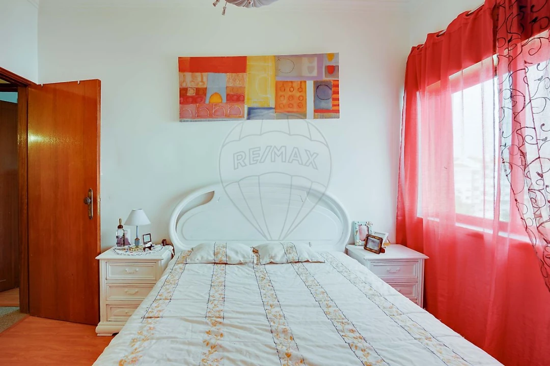 Apartamento T3 para Venda em Seixal, Arrentela e Aldeia de Paio Pires Foto 6
