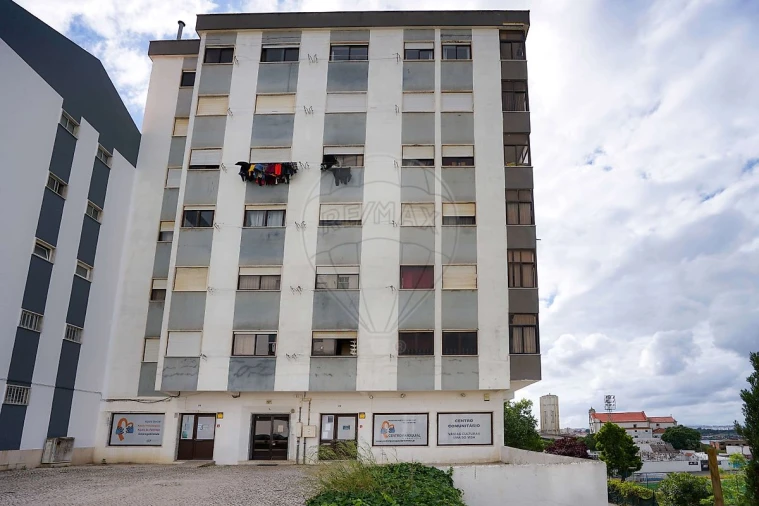 Apartamento T3 para Venda em Seixal, Arrentela e Aldeia de Paio Pires Foto 5