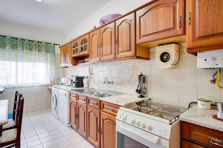 Apartamento T3 para Venda em Seixal, Arrentela e Aldeia de Paio Pires Foto 24