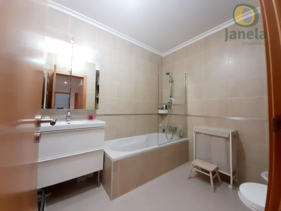 Apartamento T2 para Venda em Olhão Foto 9