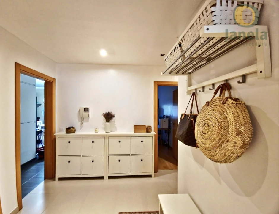 Apartamento T2 para Venda em Quelfes Foto 4