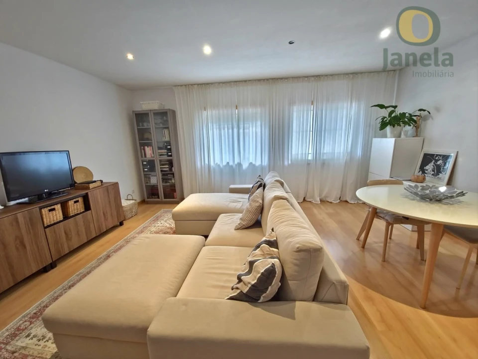 Apartamento T2 para Venda em Quelfes Foto 15