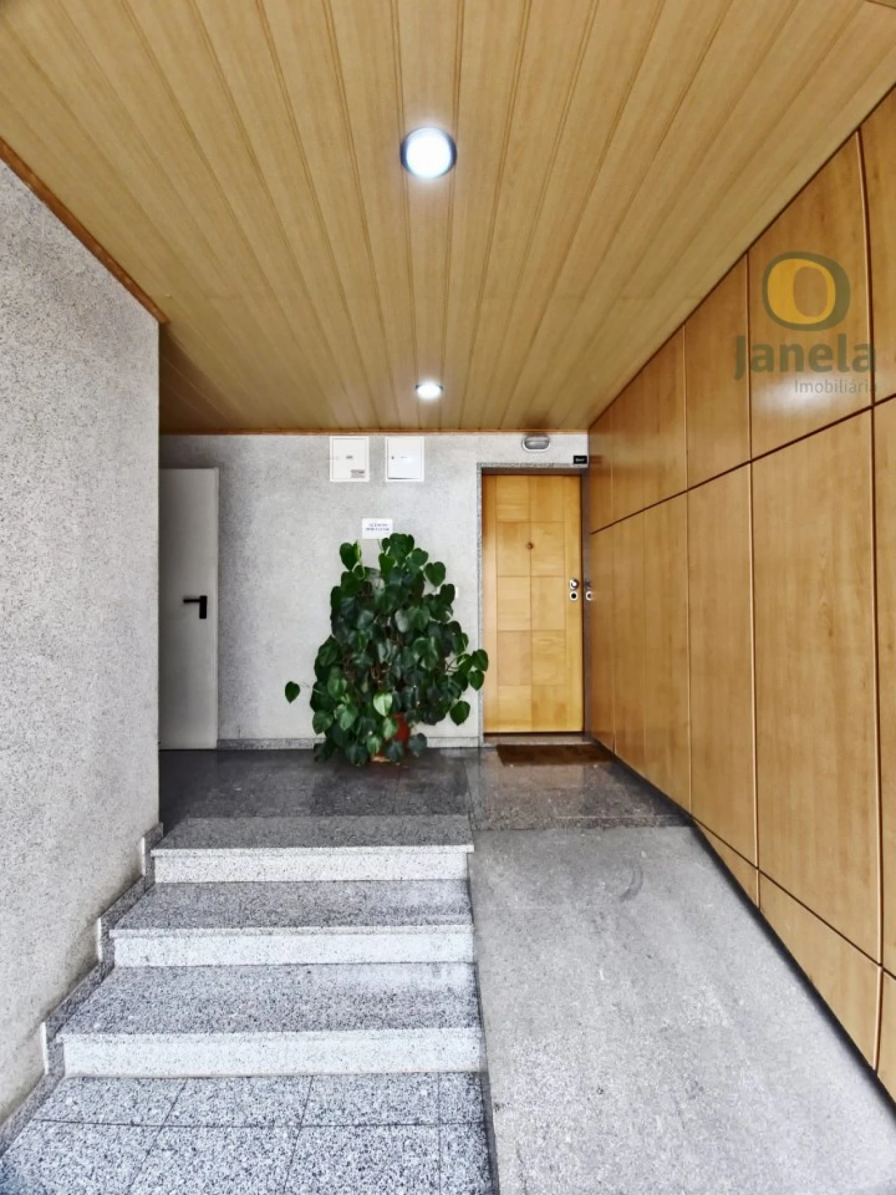 Apartamento T2 para Venda em Quelfes Foto 17