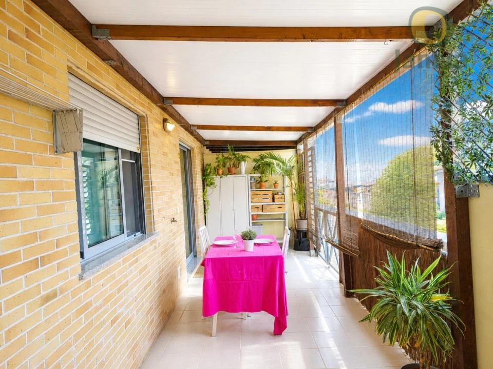Apartamento T2 para Venda em Quelfes Foto 1