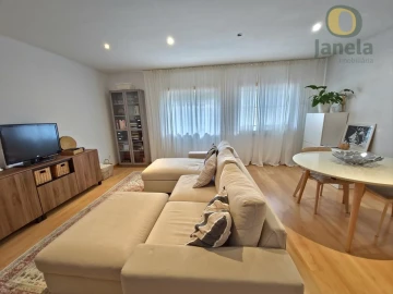 Apartamento T2 para Venda em Quelfes
