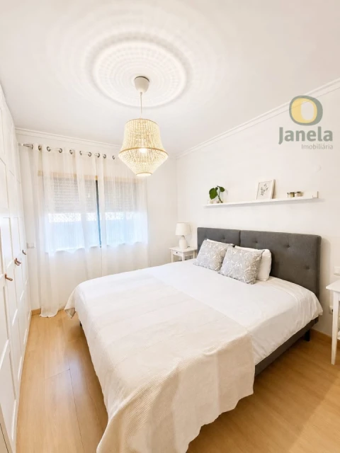 Apartamento T2 para Venda em Quelfes