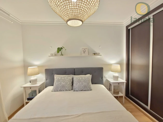 Apartamento T2 para Venda em Quelfes Foto 10