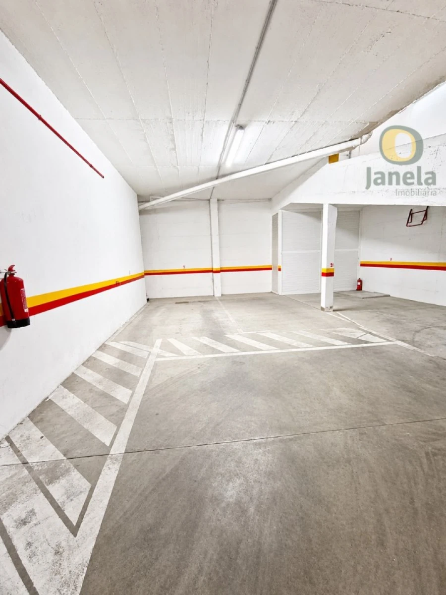 Apartamento T2 para Venda em Quelfes Foto 26