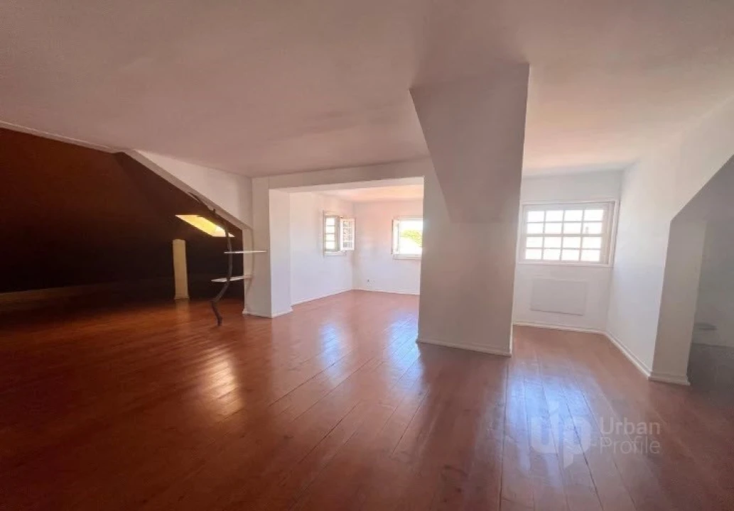 Apartamento T2 para Arrendamento em Misericórdia Foto 2