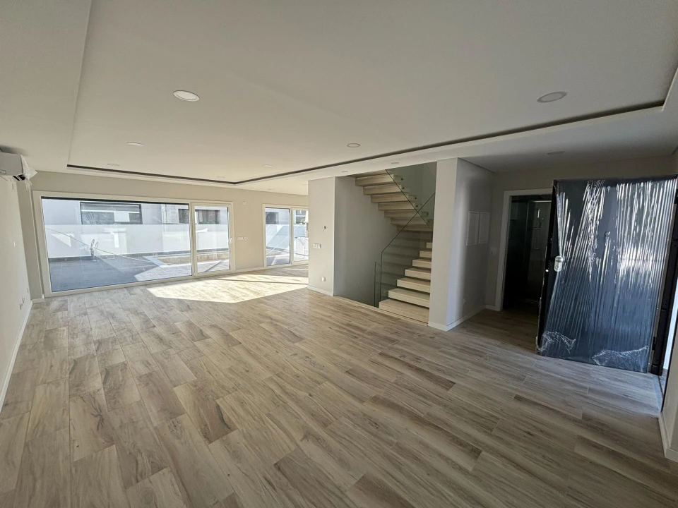 Moradia T5 para Venda em União das Freguesias de Setúbal Foto 5