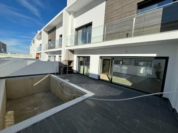 Moradia T5 para Venda em União das Freguesias de Setúbal