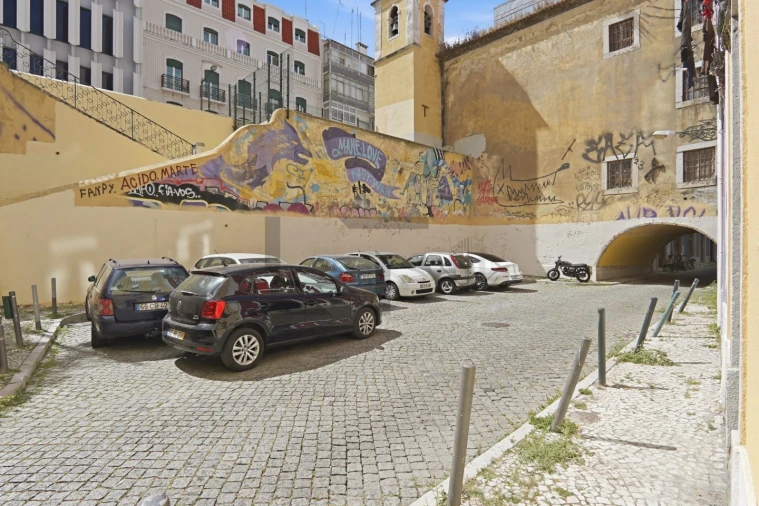 Loja para Arrendamento em Arroios Foto 14