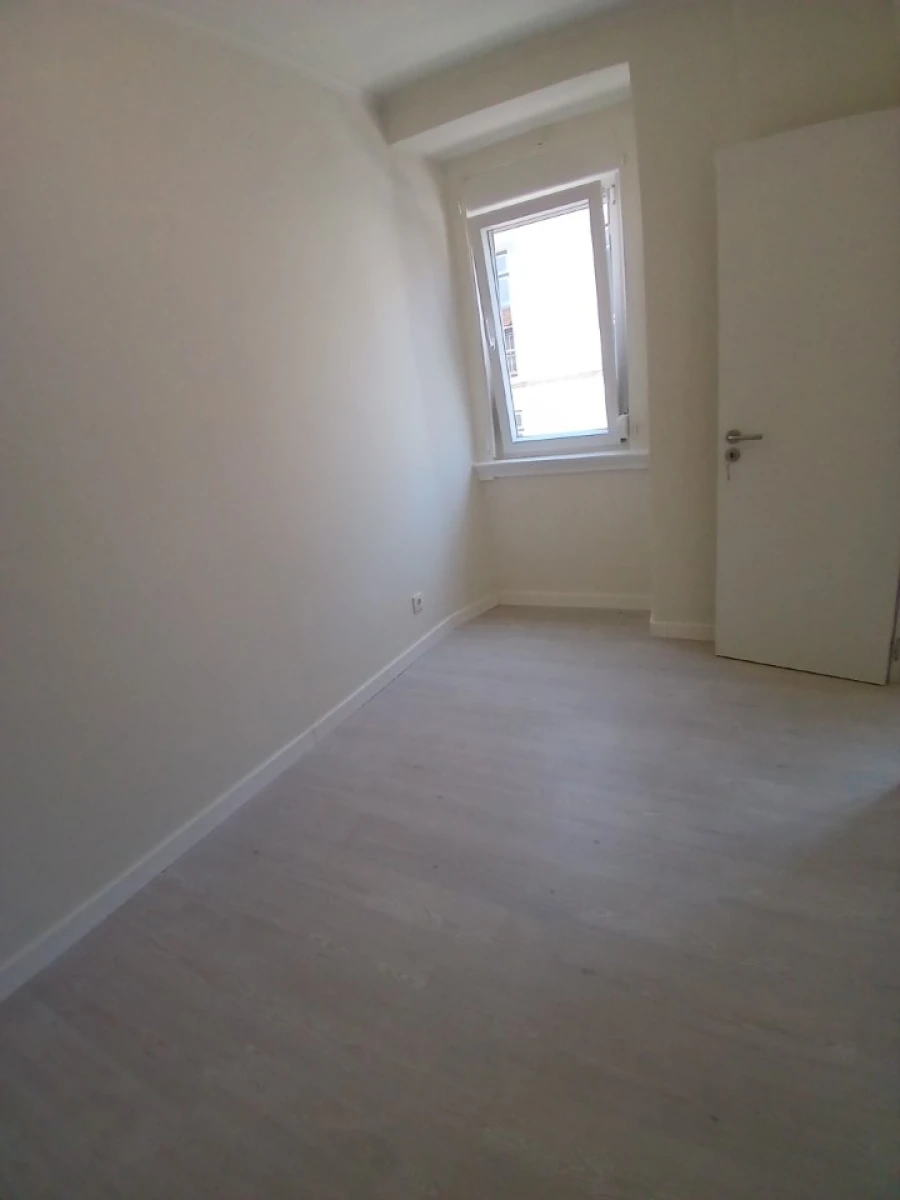 Apartamento T2 para Venda em Penha de França Foto 8