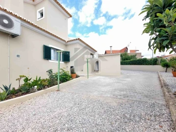 Moradia T4 para Venda em Lagoa e Carvoeiro