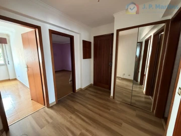 Apartamento T2 para Venda em Laranjeiro e Feijó