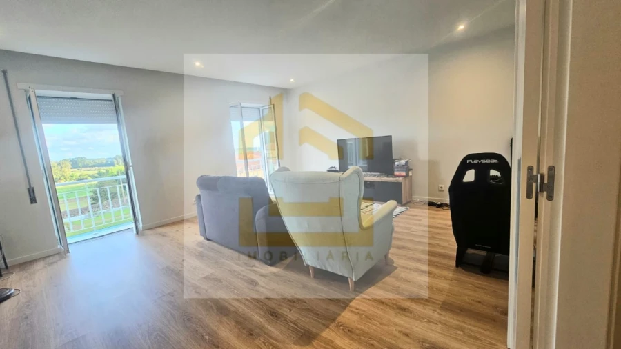 Apartamento T2 para Venda em Gião Foto 2