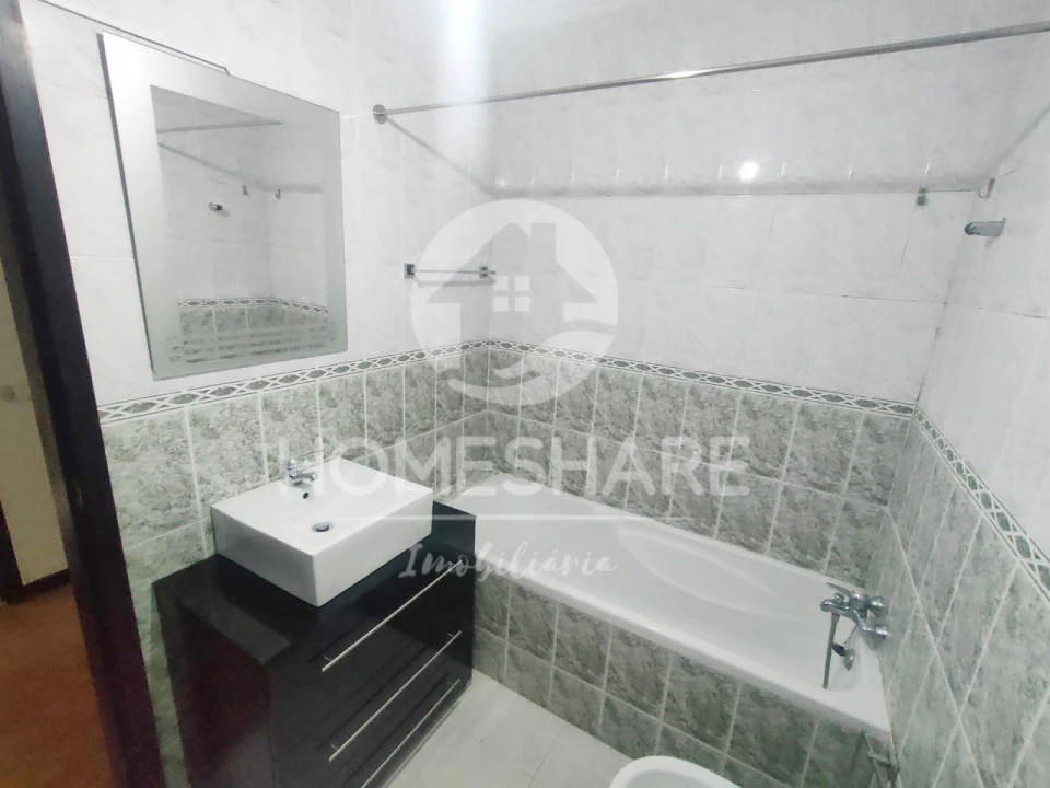 Apartamento T2 para Venda em Valongo Foto 17