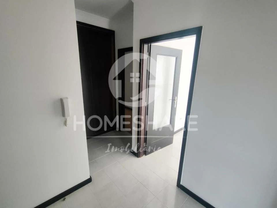 Apartamento T2 para Venda em Valongo Foto 3