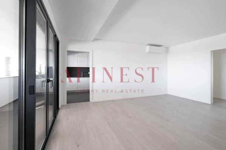 Apartamento T2 para Venda em Venteira Foto 4