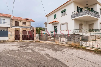 Moradia T4 para Venda em Carcavelos e Parede