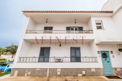 Moradia T4 para Venda em Carcavelos e Parede