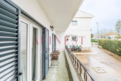 Moradia T4 para Venda em Carcavelos e Parede