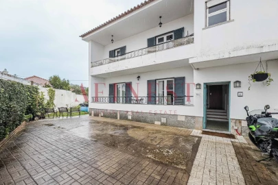 Moradia T4 para Venda em Carcavelos e Parede