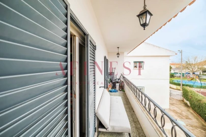 Moradia T4 para Venda em Carcavelos e Parede